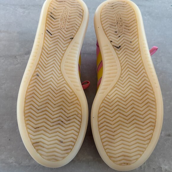 Women's Adidas Pink Sneakers - Picture 2 of 5